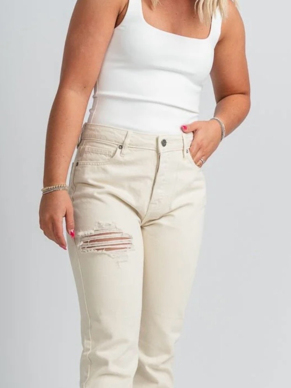 Hidden Jeans Tracey Denim Cream Straight Leg Distressed Jeans Size 30 NWT